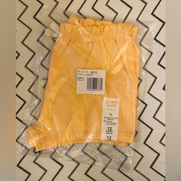 Baby Girl shorts - Picture 3 of 4